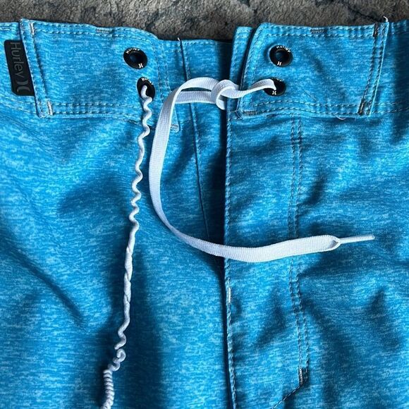 Good condition Hurley Boardshorts size 38. Priced to sell! - Picture 3 of 5
